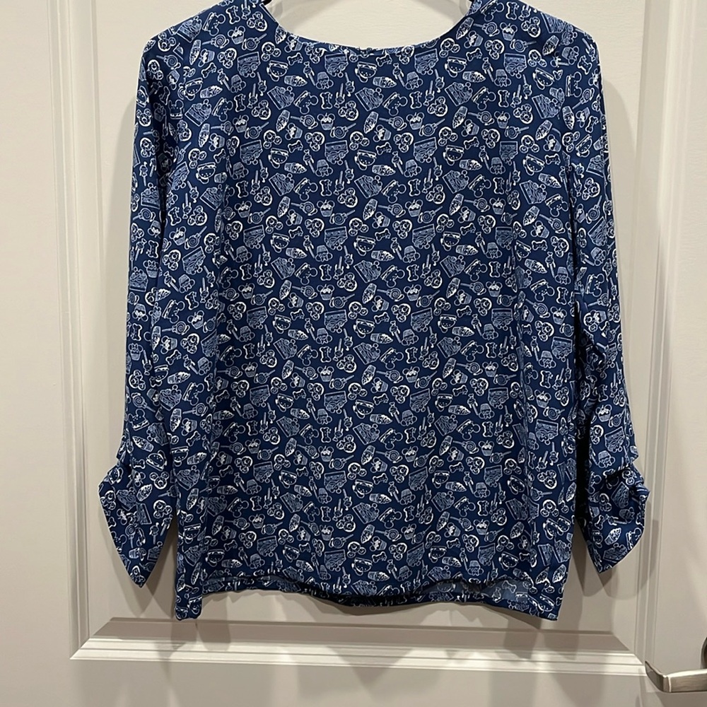 Disney print top NWOT